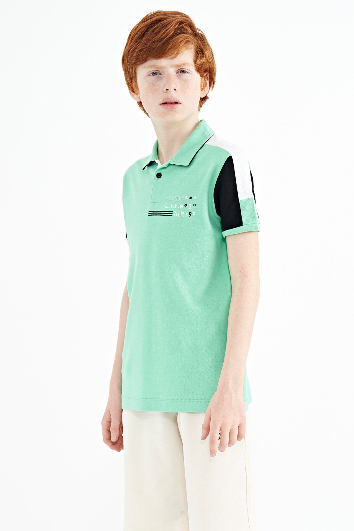 Su Yeşili Renk Bloklu Omuz Garni Detaylı Standart Kalıp Erkek Çocuk T-Shirt - 11155