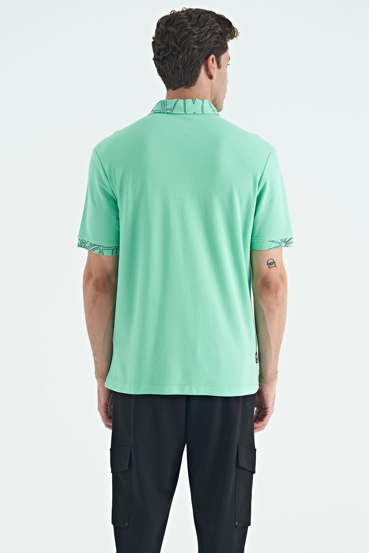Su Yeşili Yazı Nakışlı Baskı Detaylı Standart Kalıp Polo Yaka Erkek T-Shirt - 88239