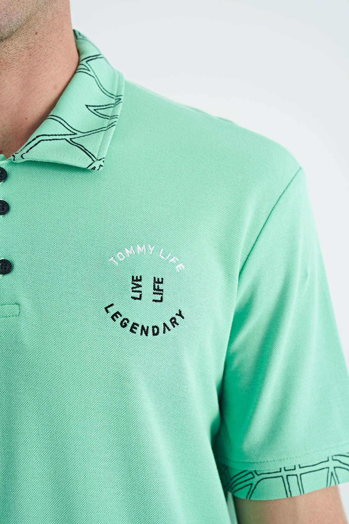 Su Yeşili Yazı Nakışlı Baskı Detaylı Standart Kalıp Polo Yaka Erkek T-Shirt - 88239