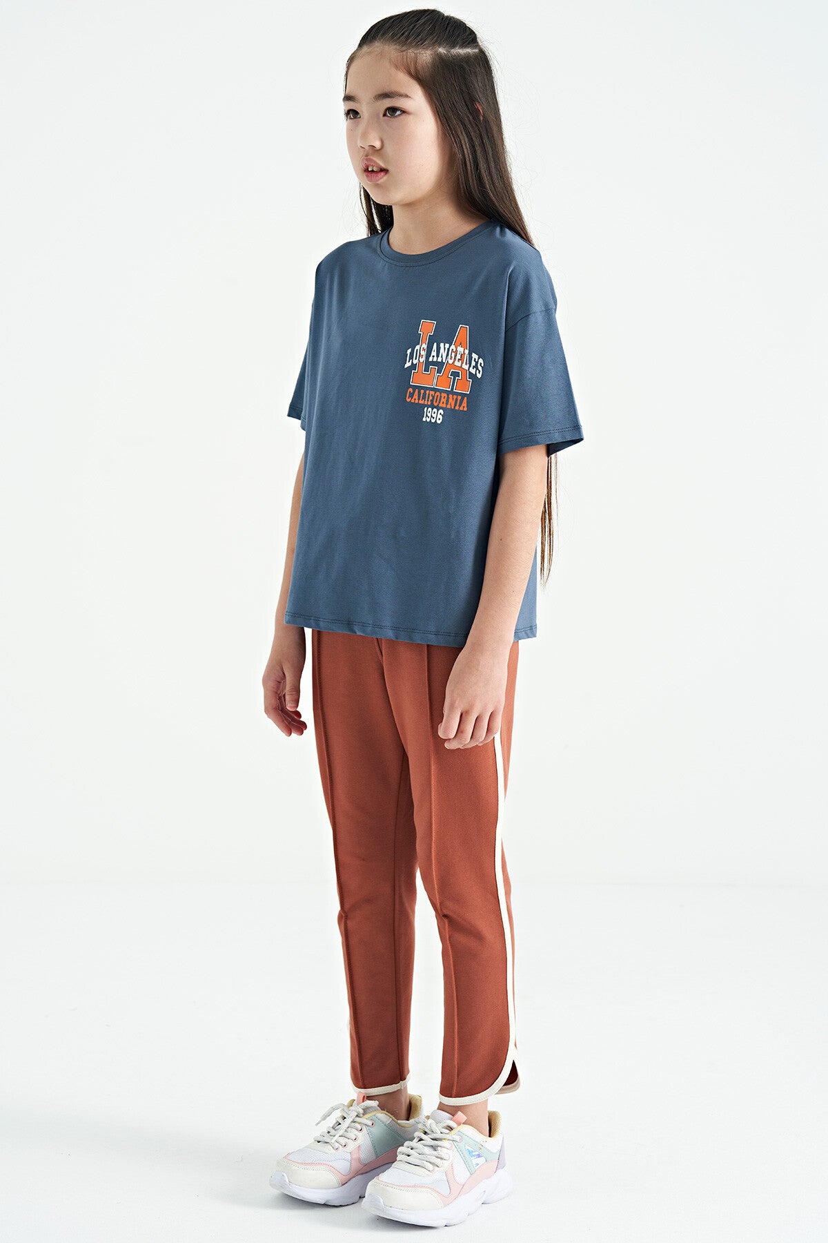 Tarçın Biye Detaylı Bağcıklı Ön Nevürlü Geniş Paçalı Kız Çocuk Eşofman Altı - 75124