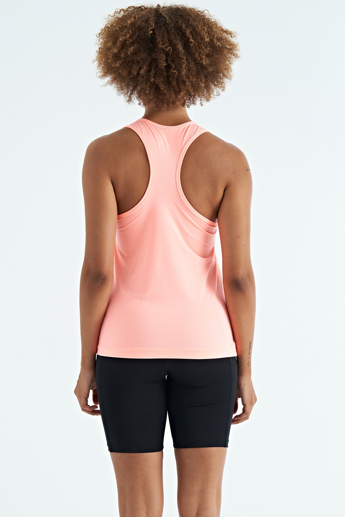 Yavruagzı Yırtmaç Detaylı O Yaka Sıfır Kollu Standart Kalıp Kadın Spor Atlet - 97256