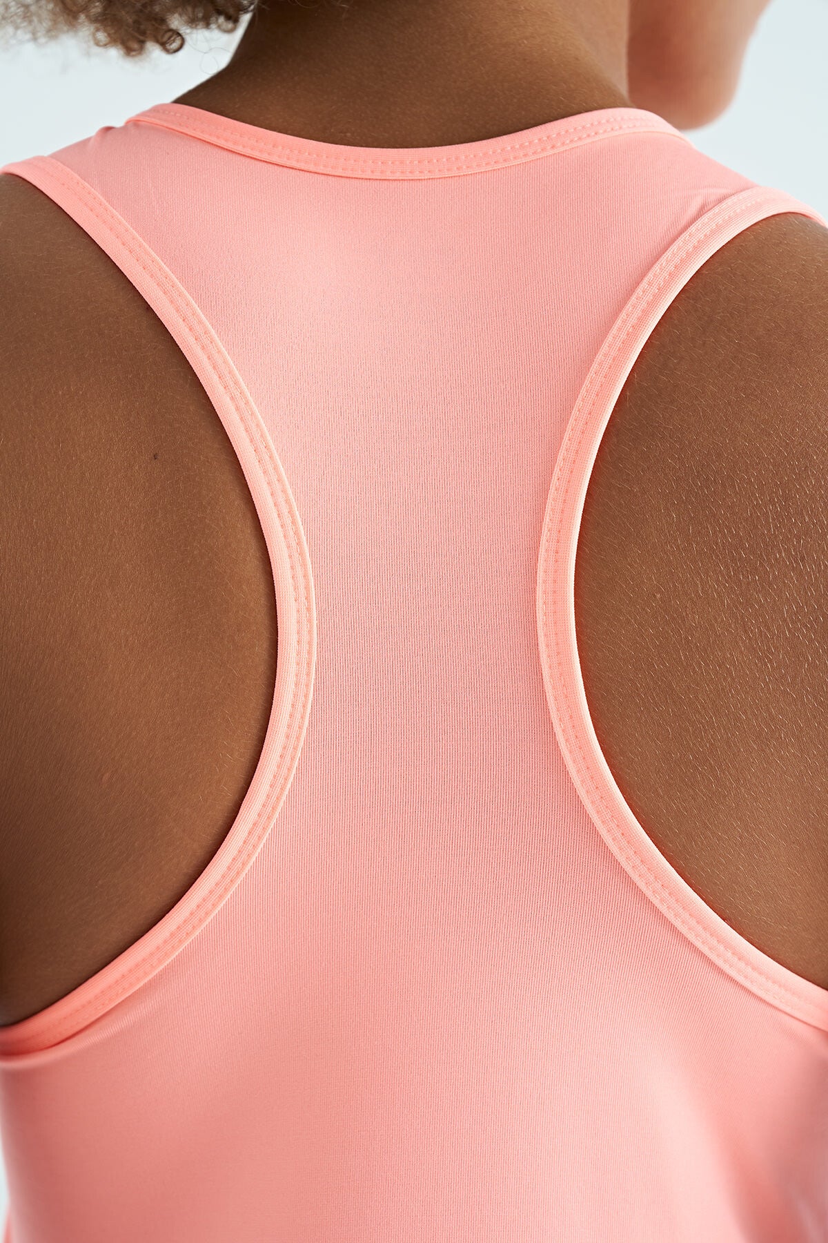 Yavruagzı Yırtmaç Detaylı O Yaka Sıfır Kollu Standart Kalıp Kadın Spor Atlet - 97256