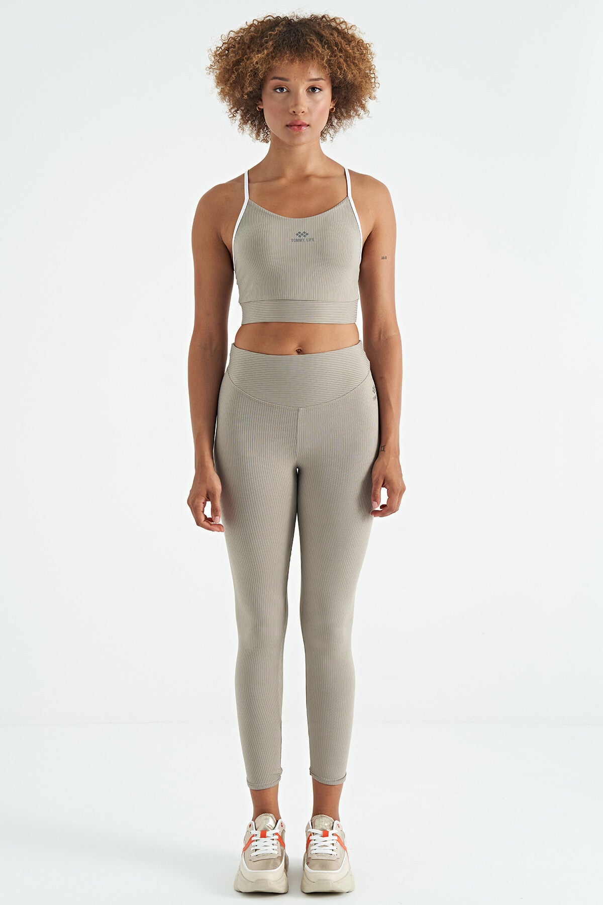 Zeytin Yeşil Sırt Çapraz Detaylı Logo Baskılı Dar Kalıp Fitilli Kadın Büstiyer - 97274