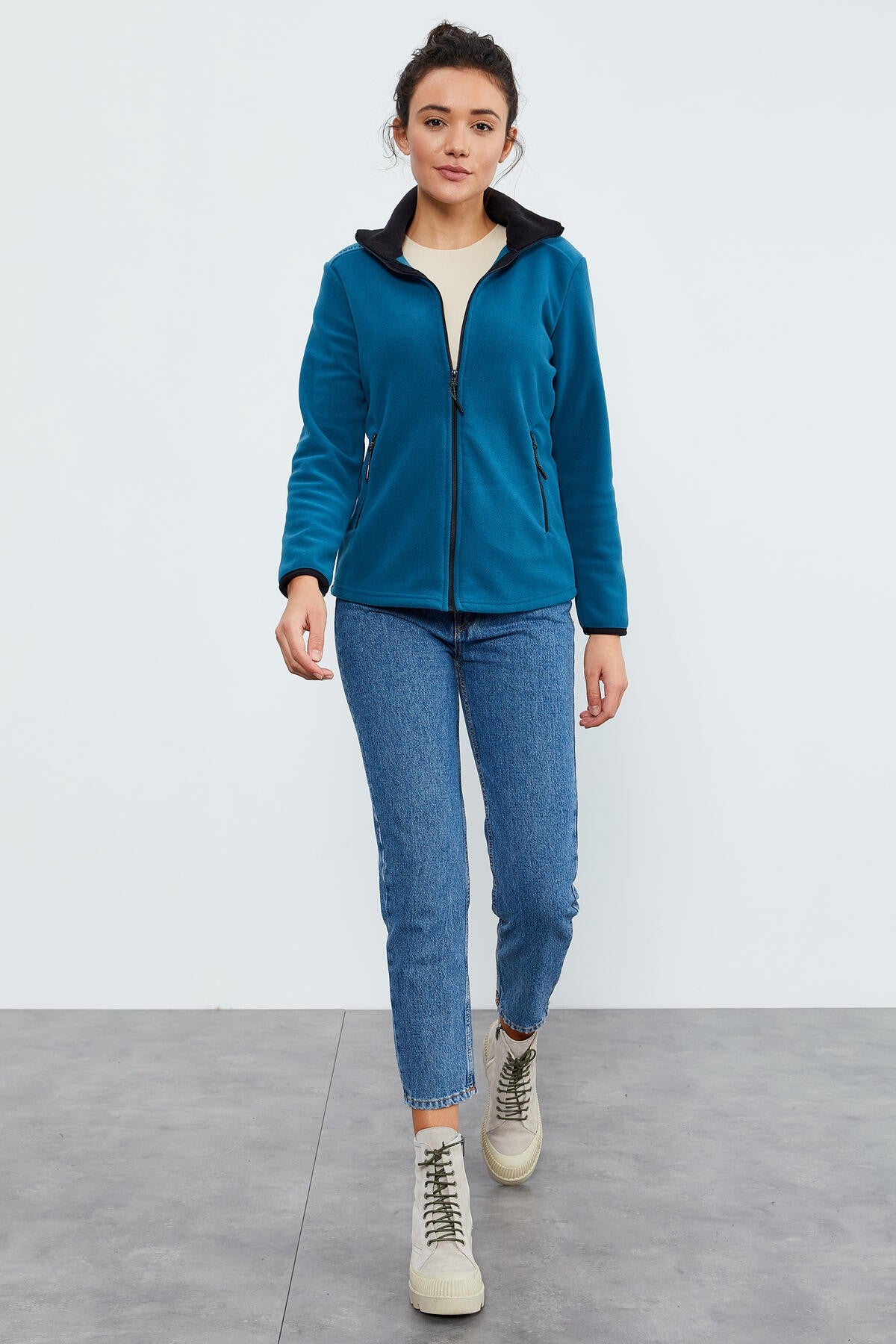 Zümrüt Dik Yaka Fermuarlı Rahat Form Kadın Polar Sweatshirt - 97173