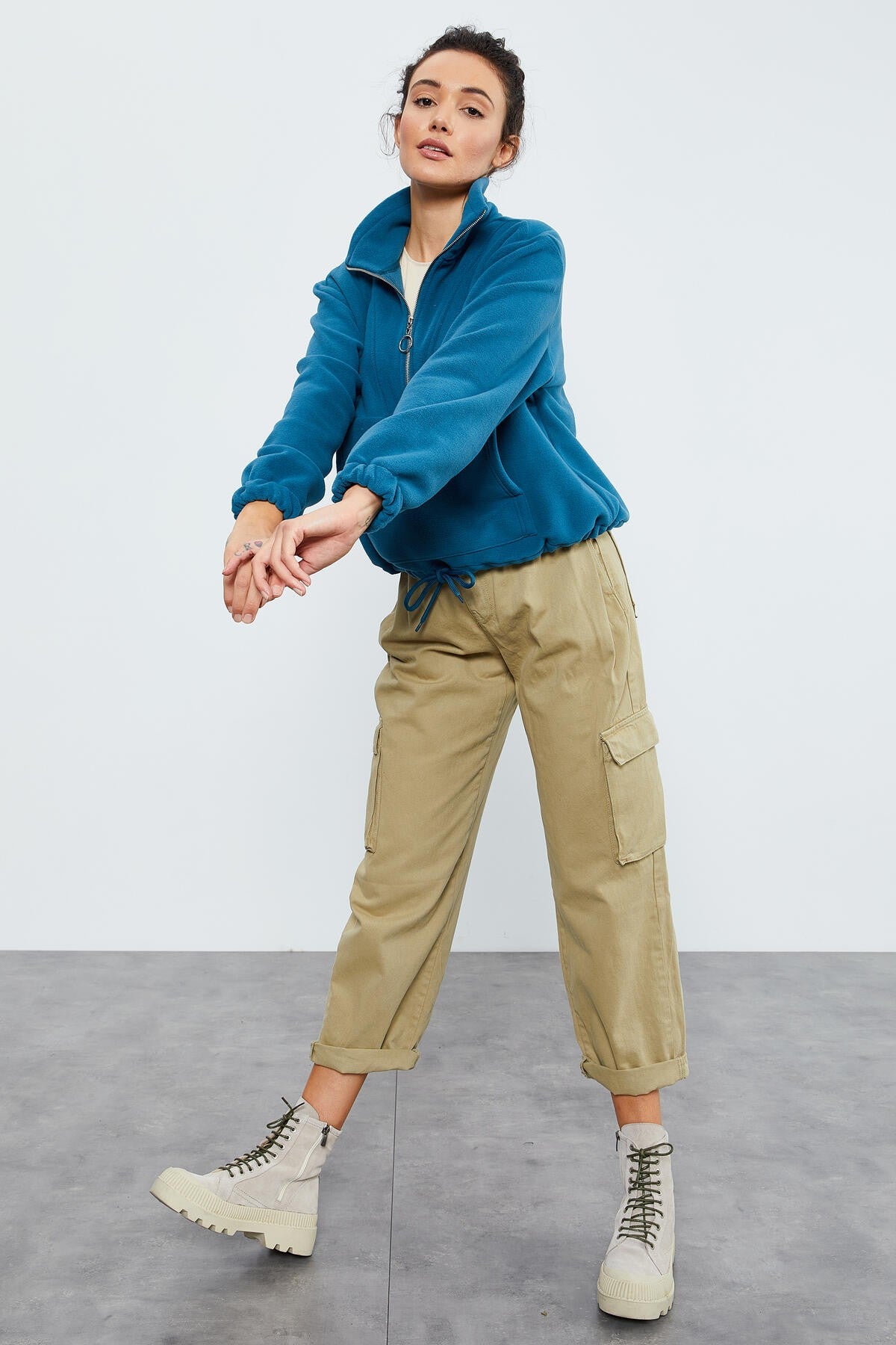 Zümrüt Yarım Fermuar Etek Ucu Büzgülü Kadın Polar Oversize Sweatshirt - 97171