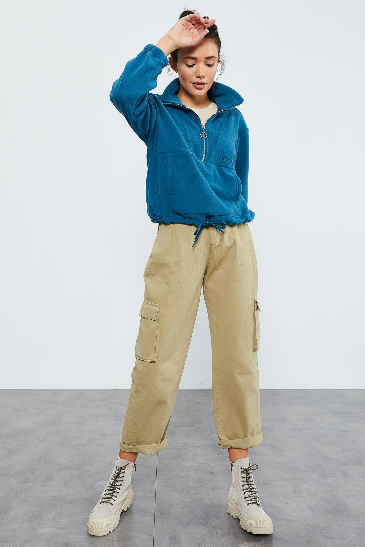 Zümrüt Yarım Fermuar Etek Ucu Büzgülü Kadın Polar Oversize Sweatshirt - 97171