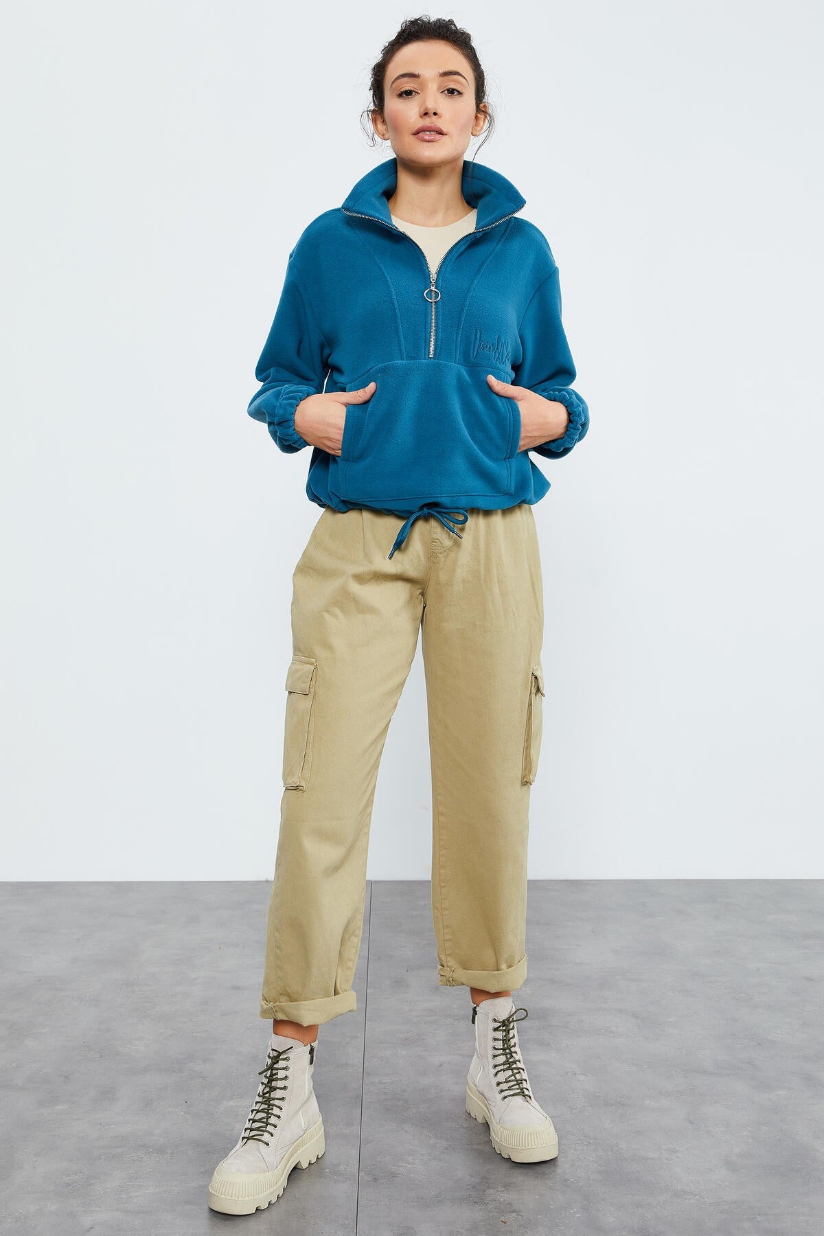 Zümrüt Yarım Fermuar Etek Ucu Büzgülü Kadın Polar Oversize Sweatshirt - 97171