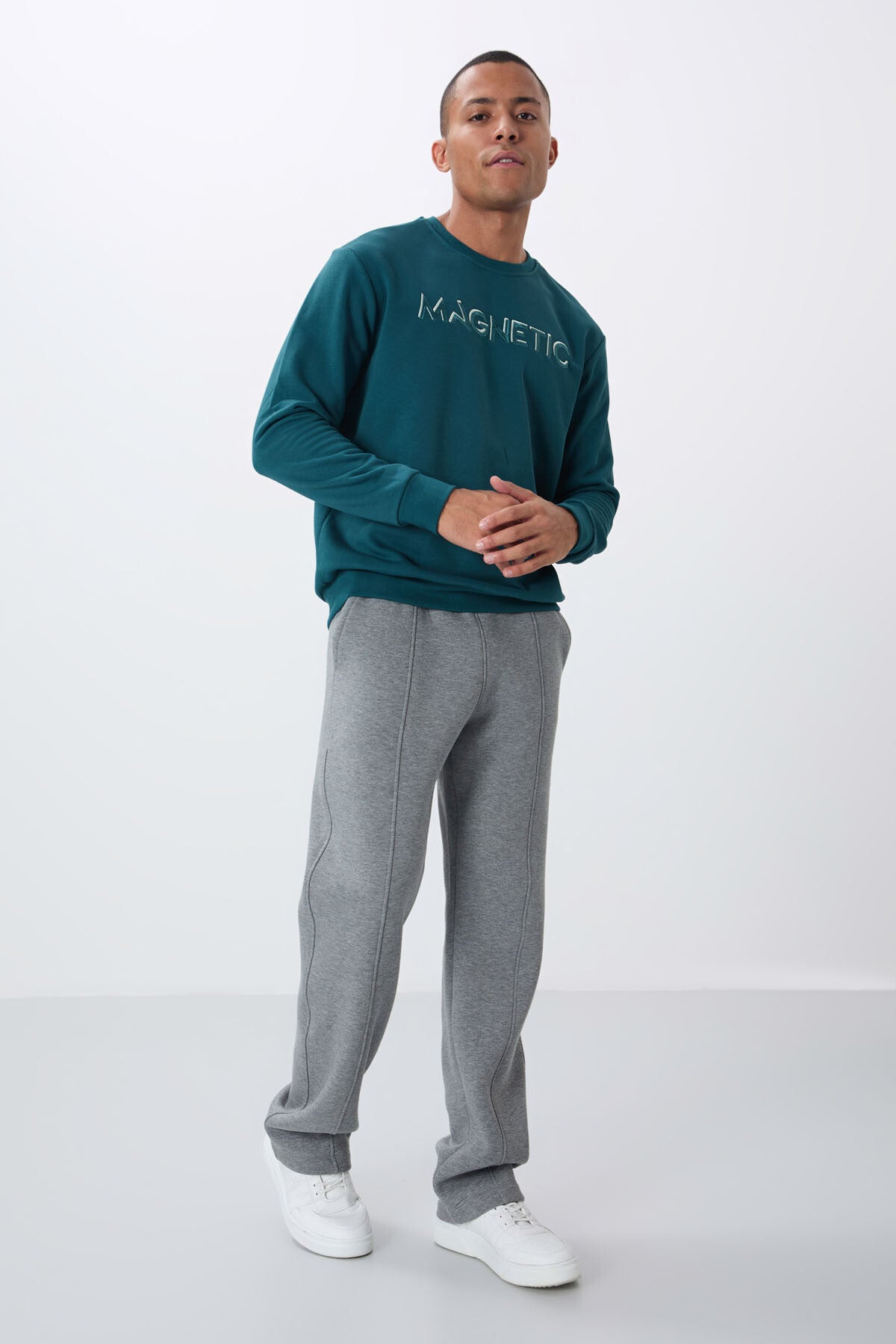 Zümrüt Yazı Nakışlı O Yaka Rahat Form İçi Polarlı Erkek Sweatshirt - 88020