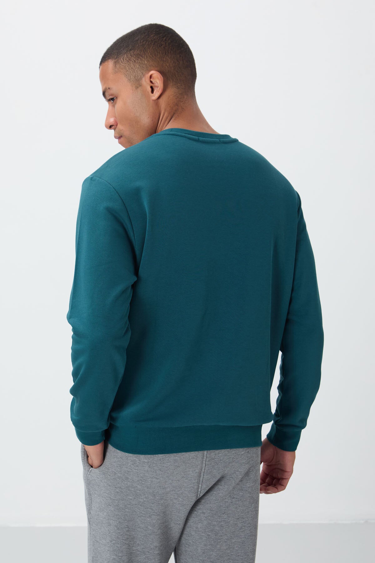 Zümrüt Yazı Nakışlı O Yaka Rahat Form İçi Polarlı Erkek Sweatshirt - 88020