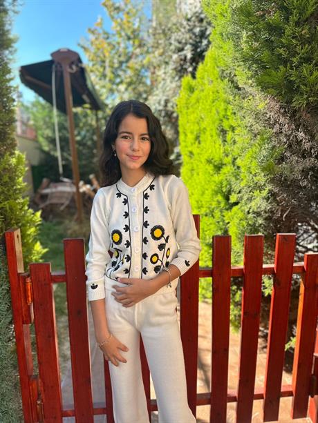 Papatya Nakışlı Triko İkili Takım Beyaz 6 Yaş