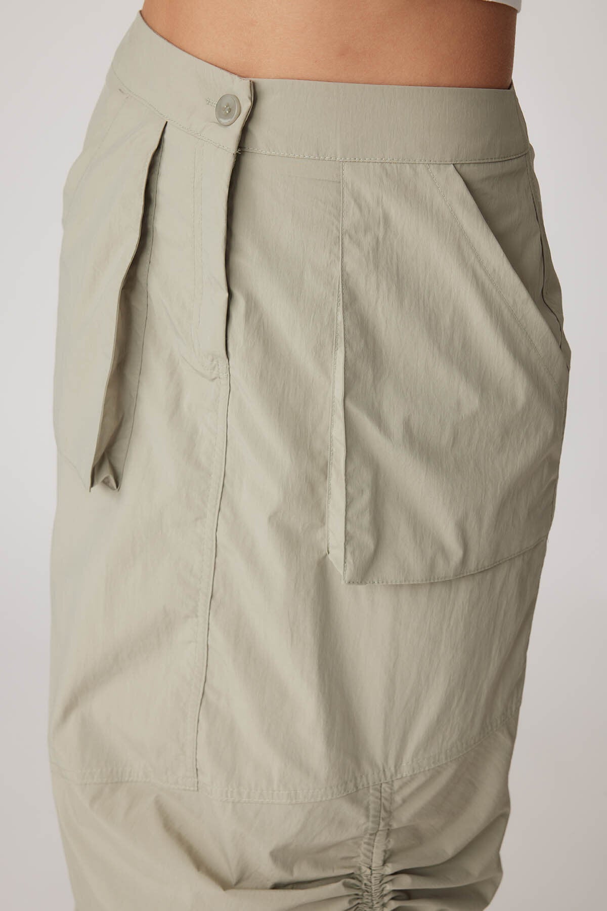 Paraşüt Kumaş Önü Büzgülü Cepli Etek