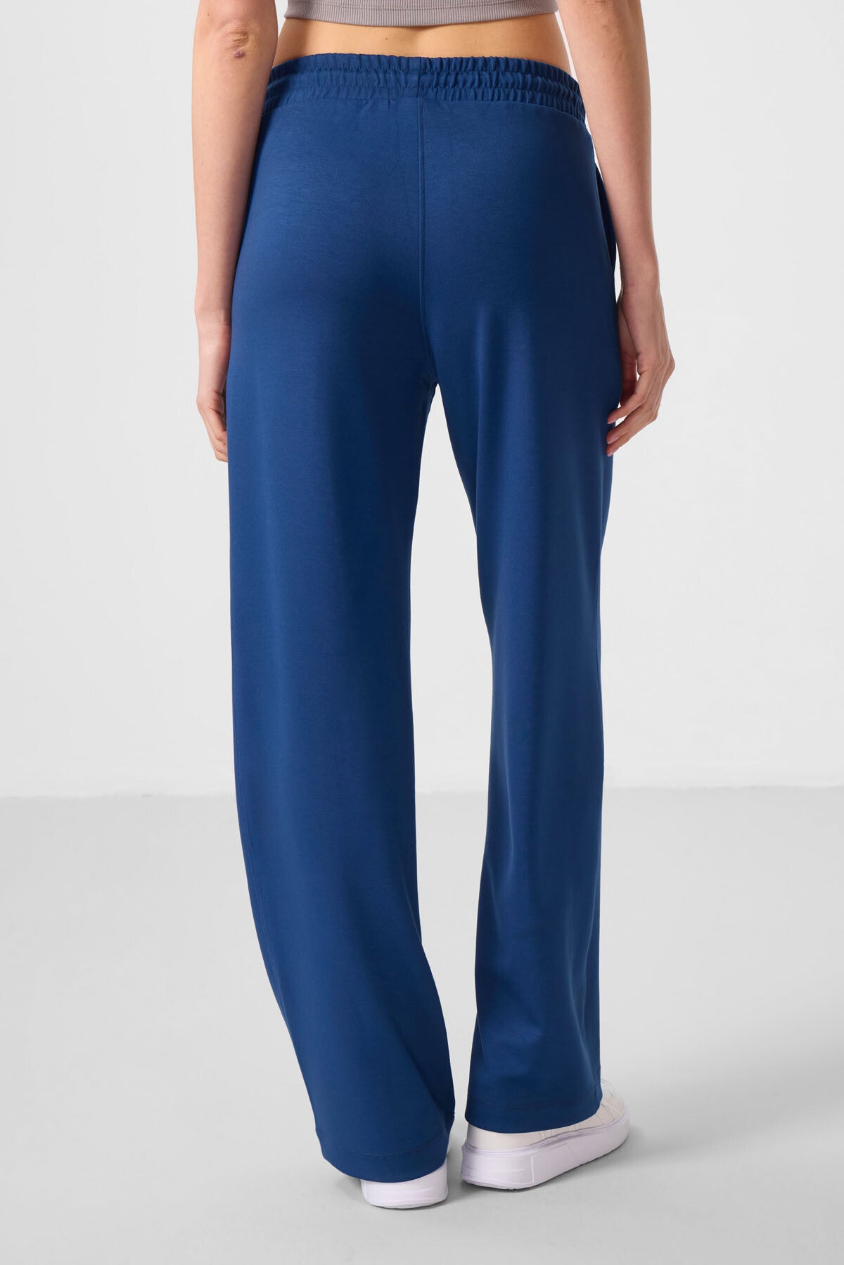 Parlament Yumuşak Dokulu Cepli Ön Dikiş Detaylı Kadın Palazzo Pantolon - 94670