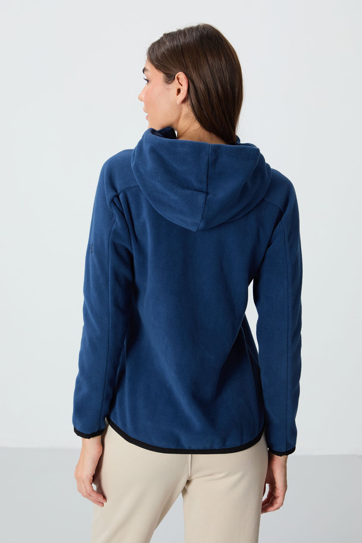 Parlament Kalın Yumuşak Dokulu Kapüşonlu Standart Fit Nakışlı Polar Kadın Sweatshirt -97287