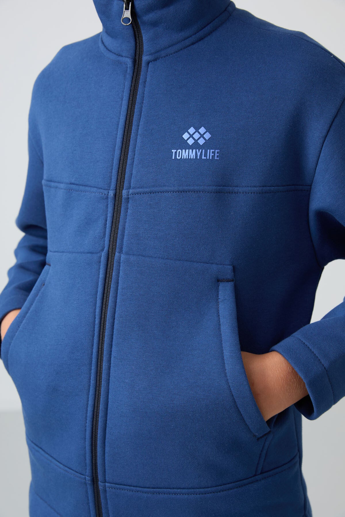 Parlament Pamuklu Kalın İçi Tüylü Yumuşak Dokulu Standart Fit Nakışlı Erkek Çocuk Sweatshirt - 11245