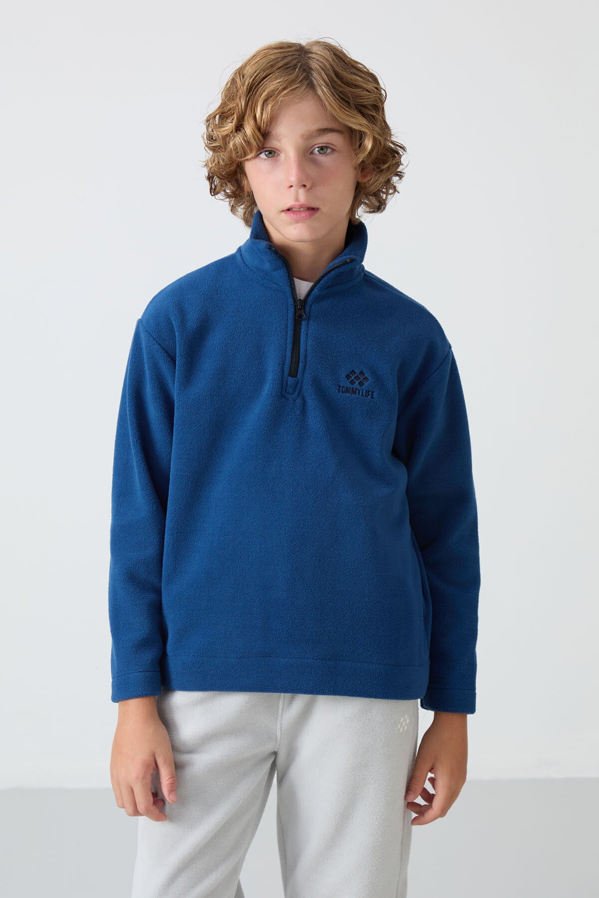 Parlament Kalın Yumuşak Dokulu Standart Fit Nakışlı Polar Erkek Çocuk Sweatshirt - 11221