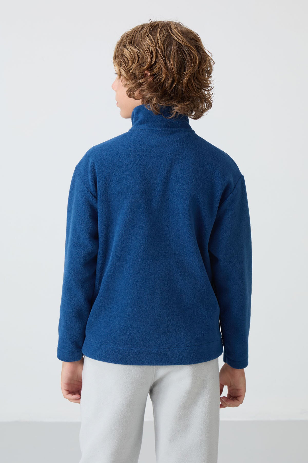 Parlament Kalın Yumuşak Dokulu Standart Fit Nakışlı Polar Erkek Çocuk Sweatshirt - 11221