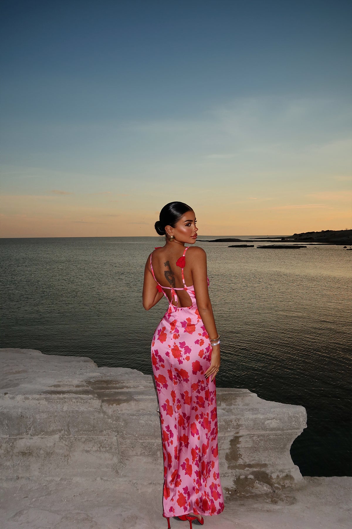 Pembe Chyler Uzun Çiçek Desenli Elbise ATE-1638