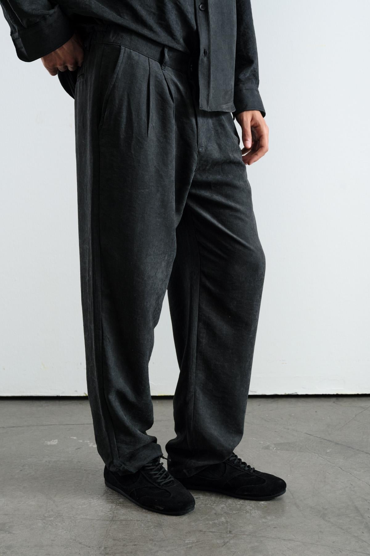 PİLİLİ EFEKTLİ MODAL SİYAH PANTOLON