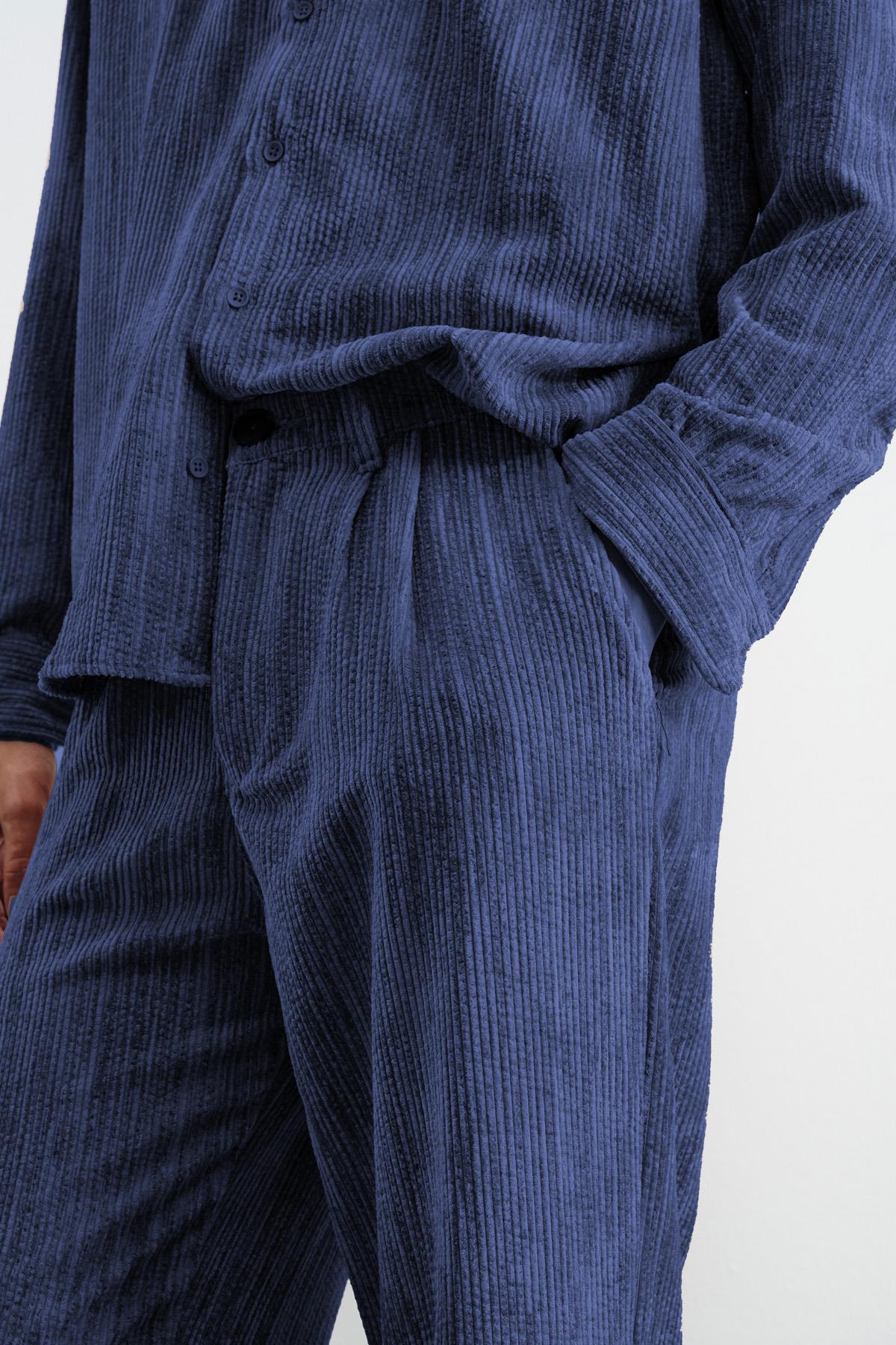 PİLİLİ KADİFE LACİVERT PANTOLON