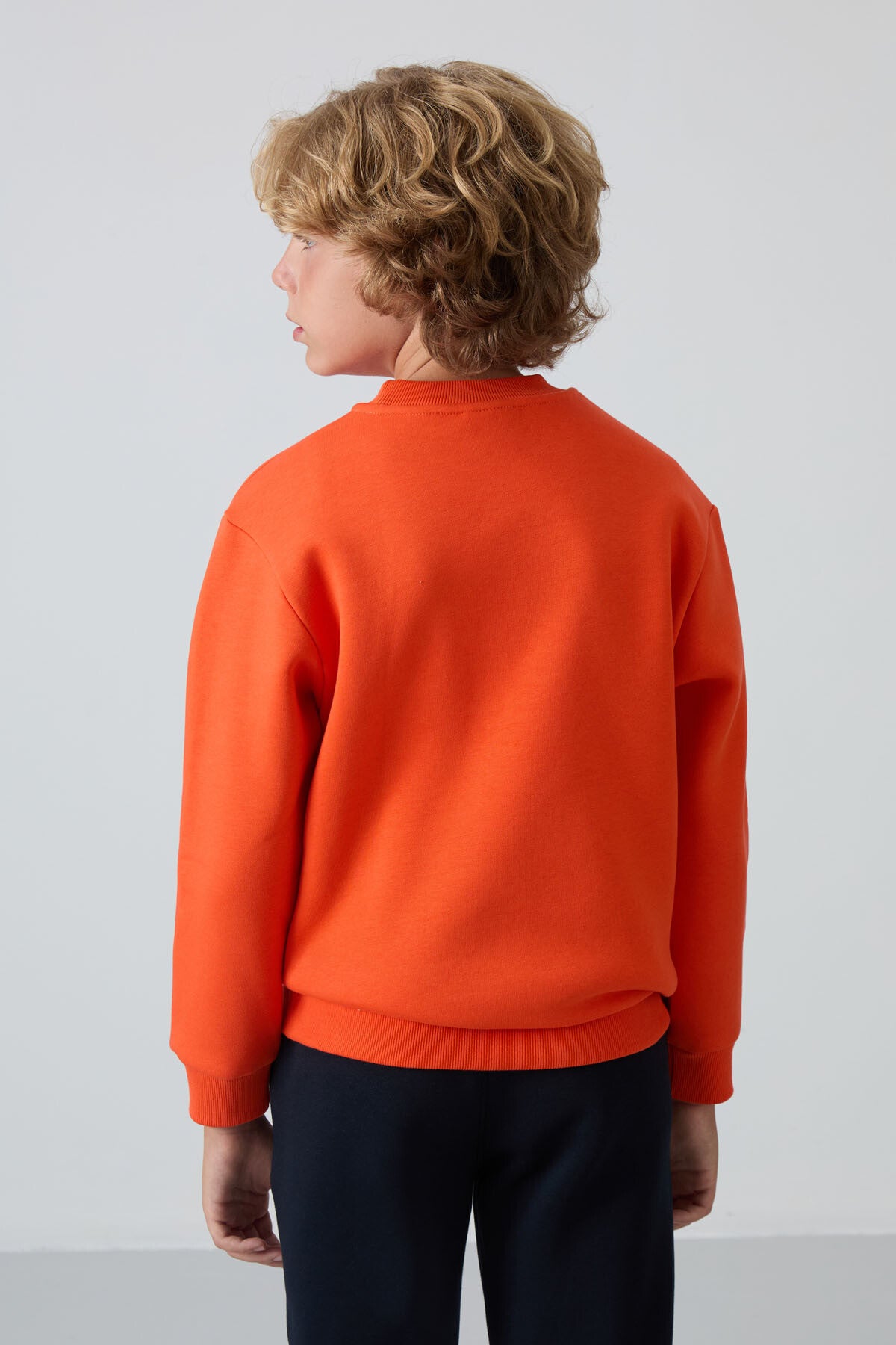 Portakal Pamuklu Kalın İçi Tüylü Yumuşak Dokulu Standart Fit Nakışlı Erkek Çocuk Sweatshirt - 11232