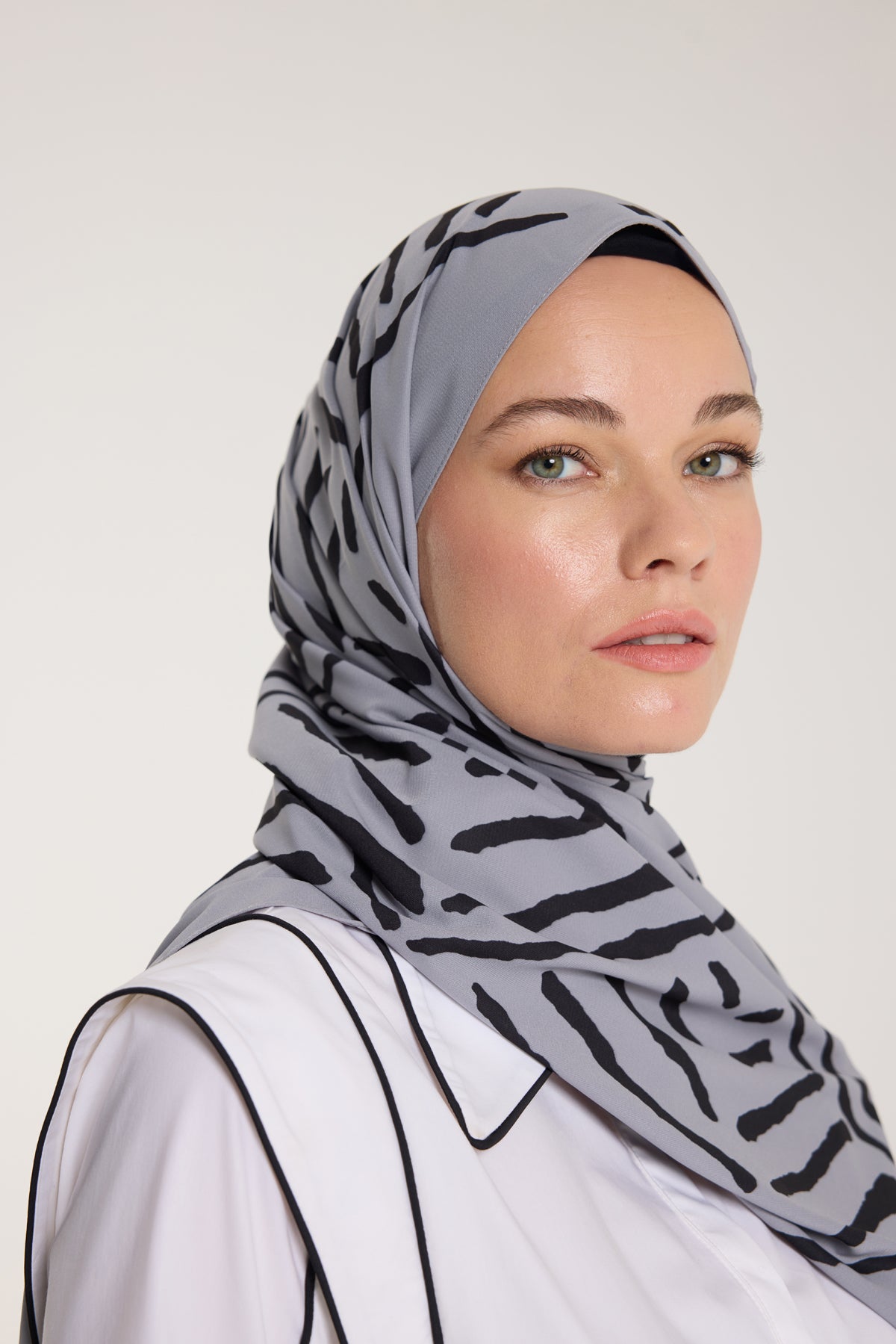 Pure Tone Şal - V Desen - Gümüş - Siyah