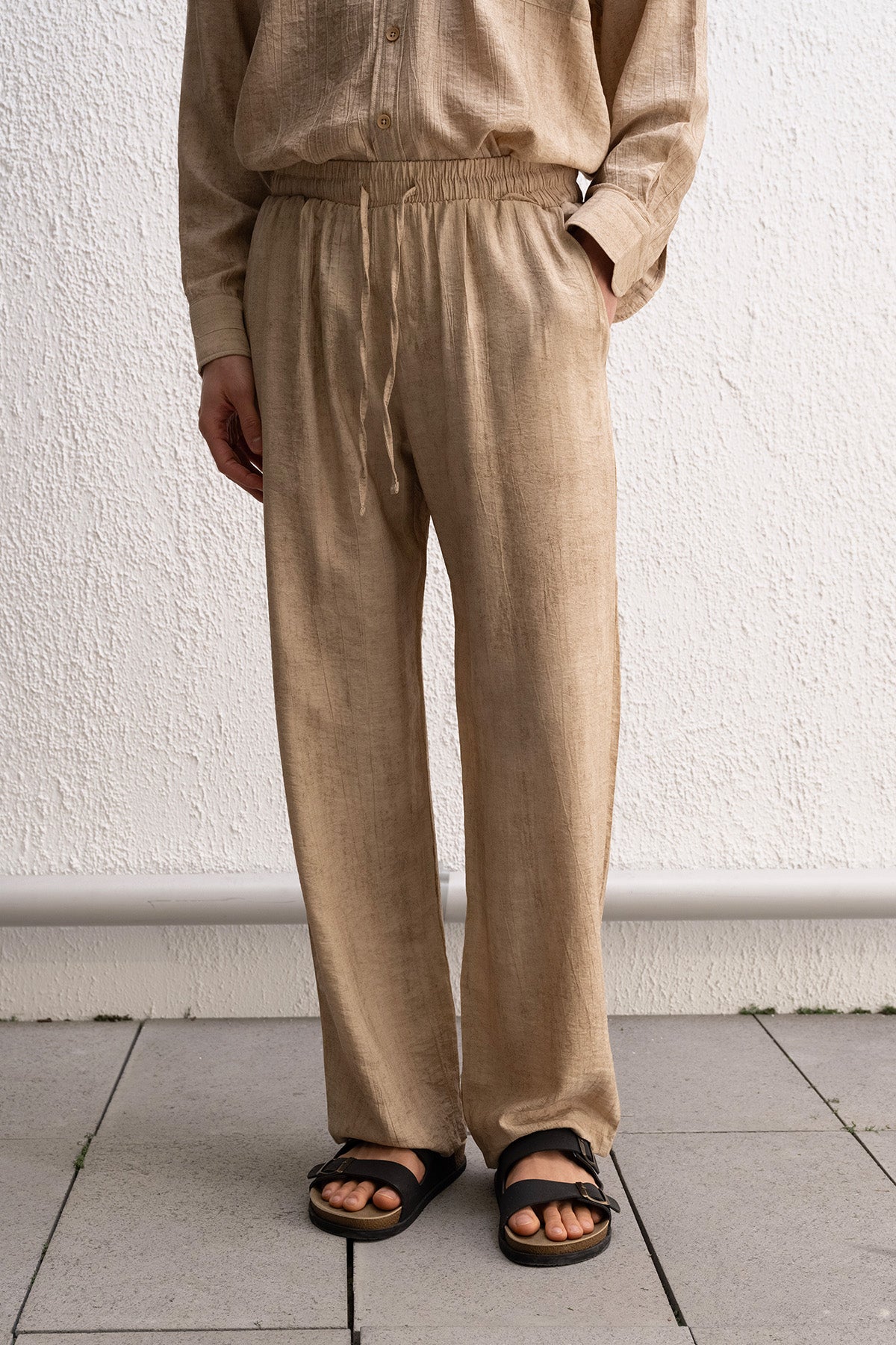 RAHAT KESİM EFEKTLİ BEJ PANTOLON - BEJ XL