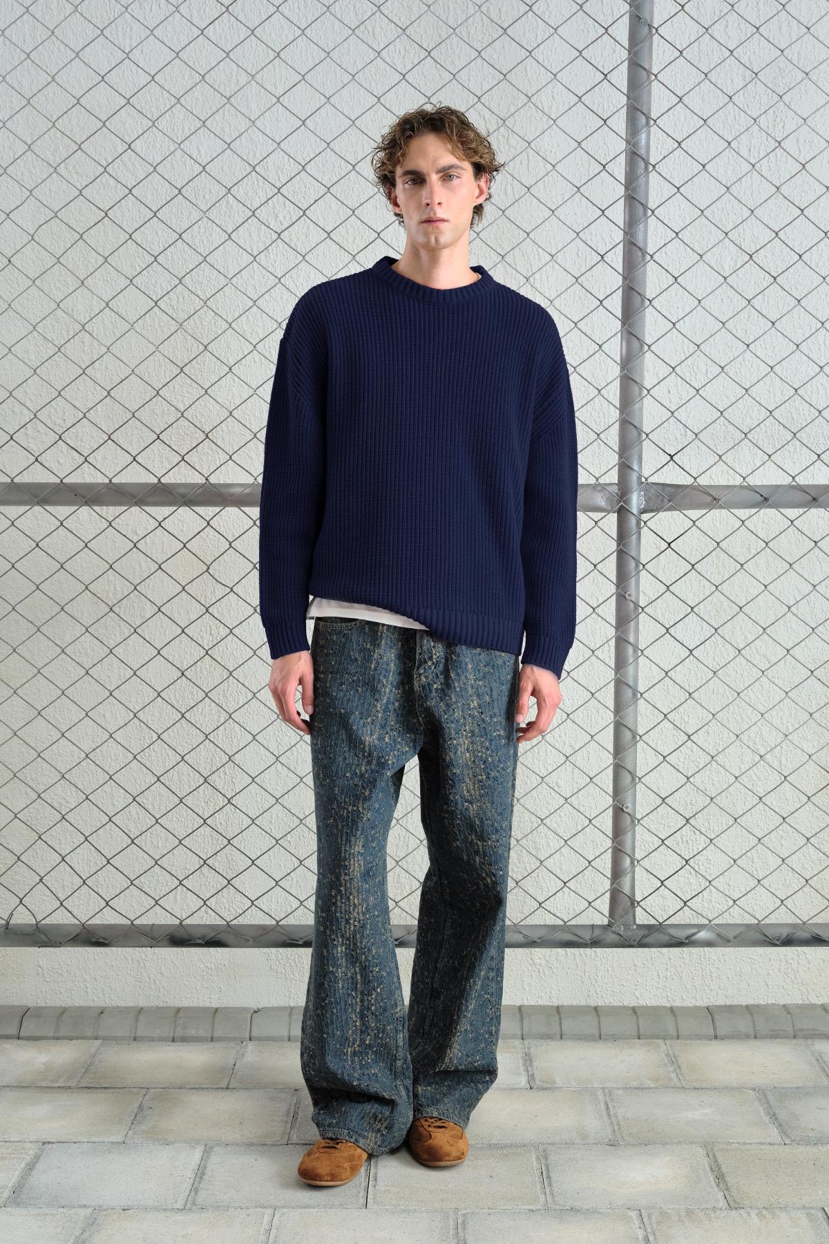 OVERSIZE DÖKÜMLÜ FİTİLLİ LACİVERT TRİKO KAZAK