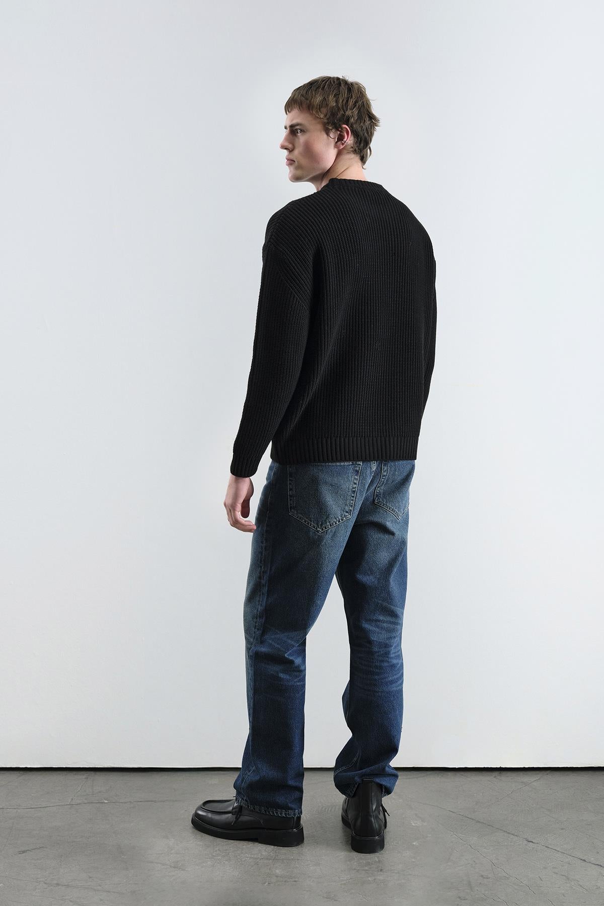 OVERSIZE DÖKÜMLÜ FİTİLLİ SİYAH TRİKO KAZAK