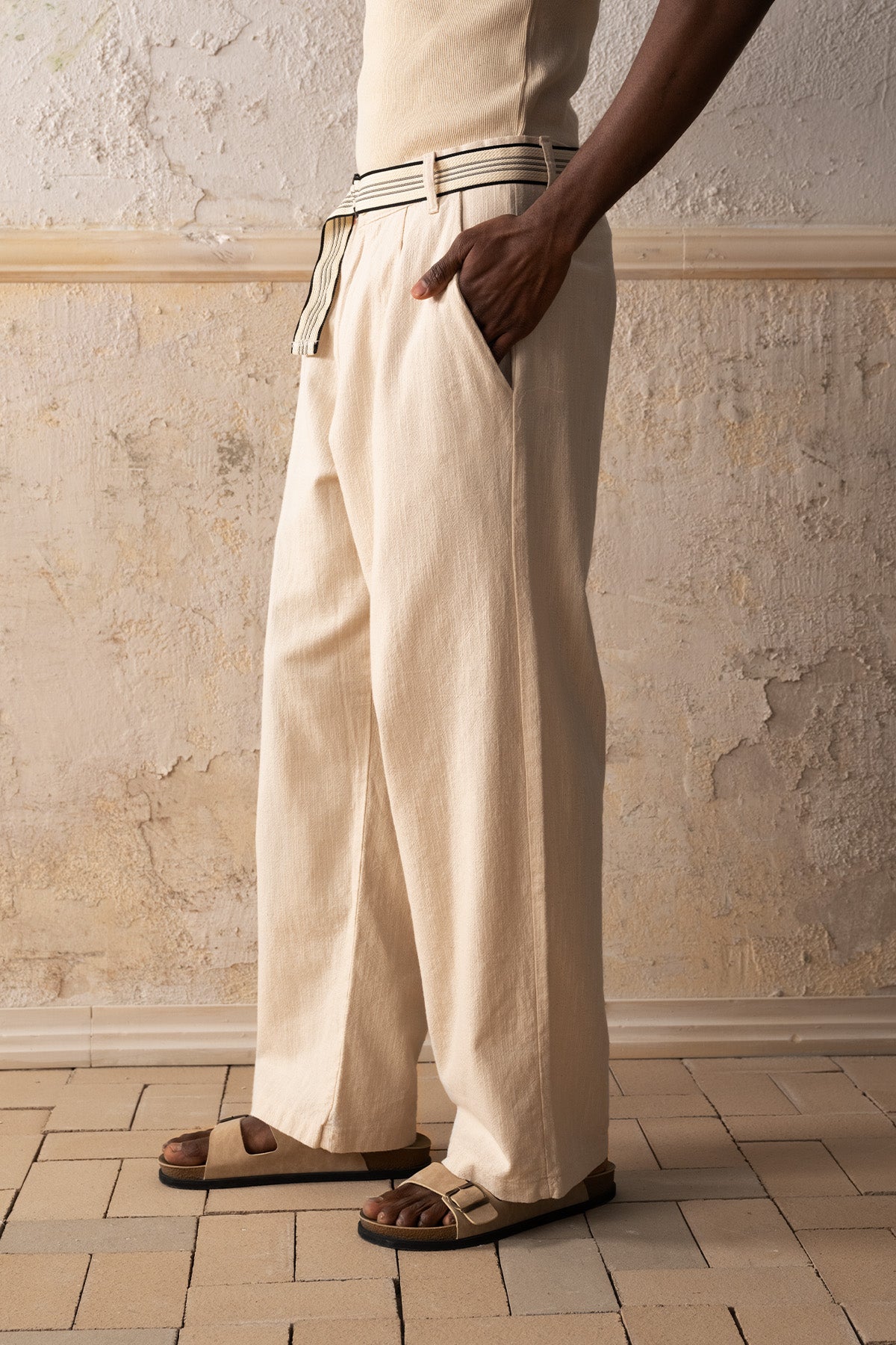 REGULAR FIT KEMERLİ BEJ PANTOLON