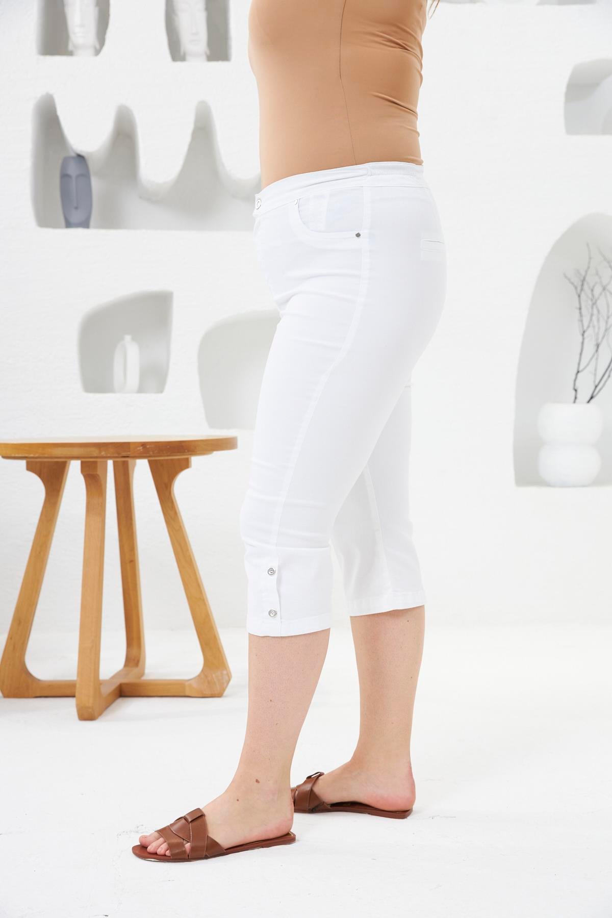 Paça Düğme Detaylı Büyük Beden Beyaz Kapri