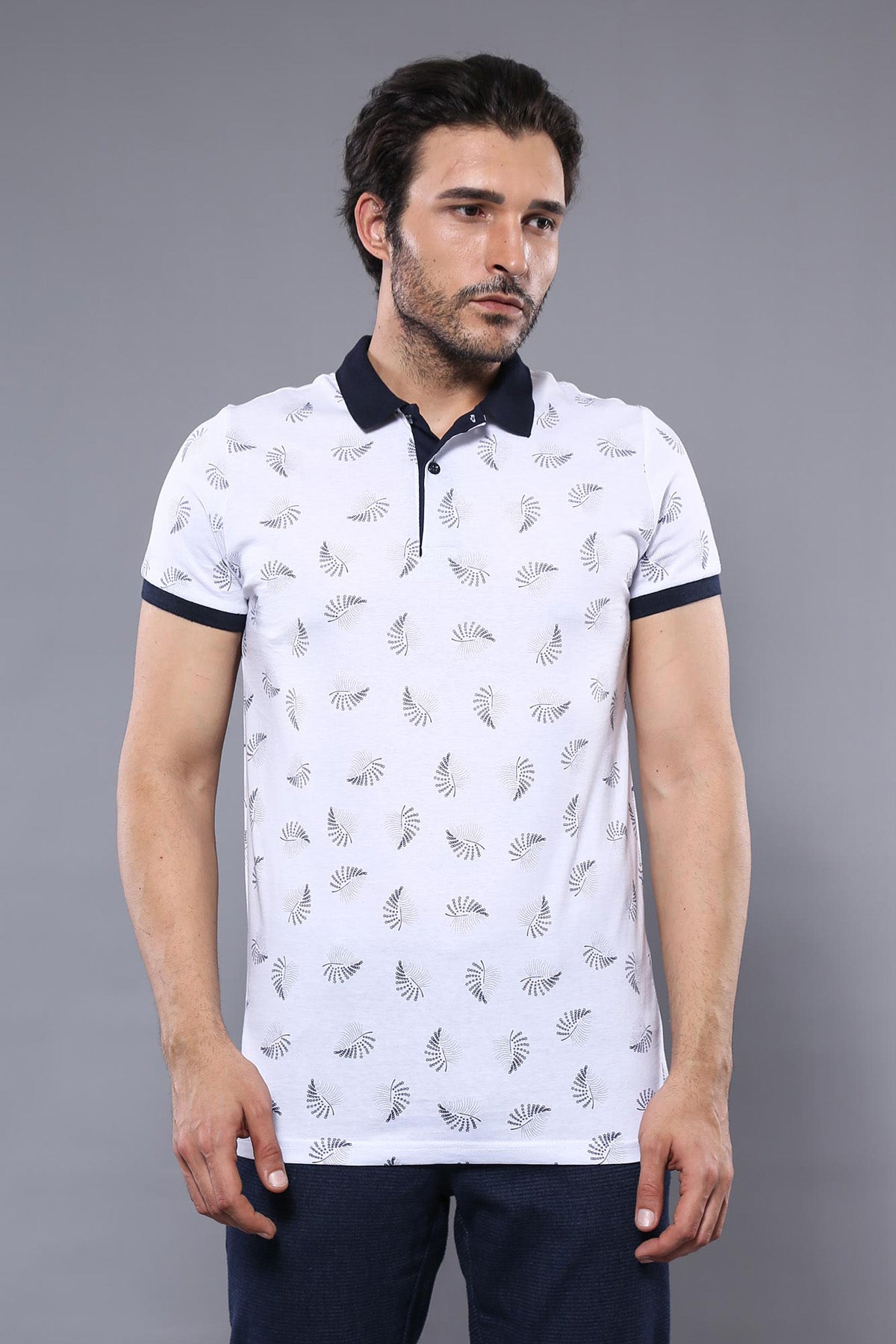 Desenli Beyaz Polo Yaka T-shirt | Wessi