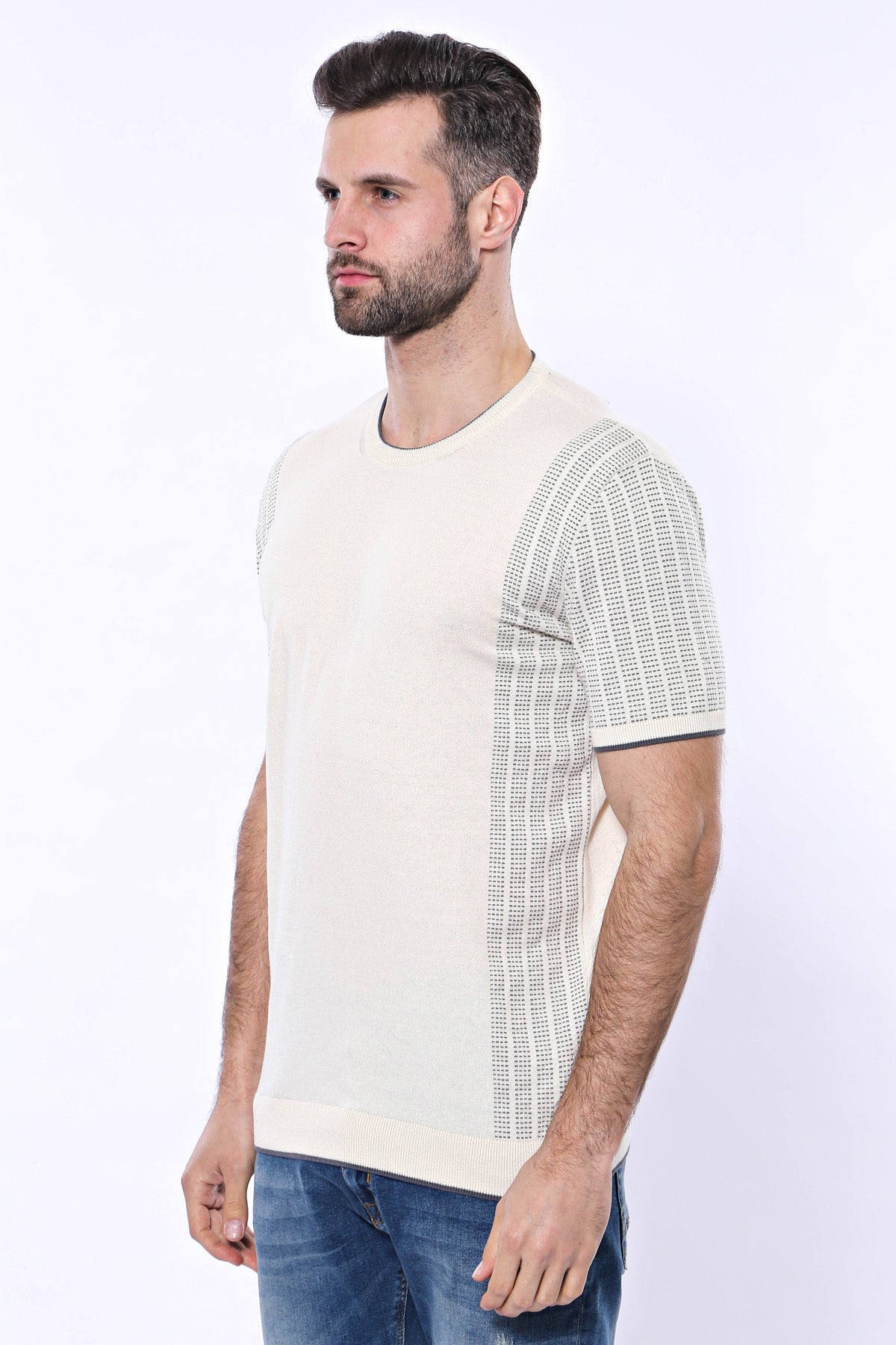 Bisiklet Yaka Kenarları Desenli Krem Örme T-shirt | Wessi