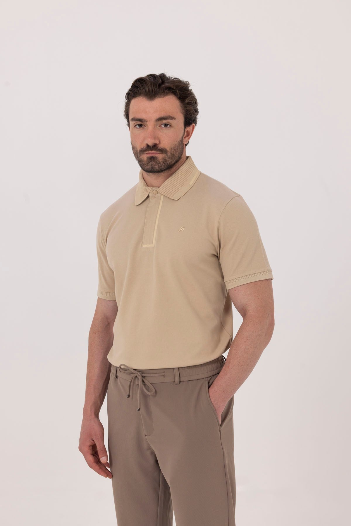 Bej %100 Pamuk Bisiklet Yaka Düz Renk Basic T-Shirt