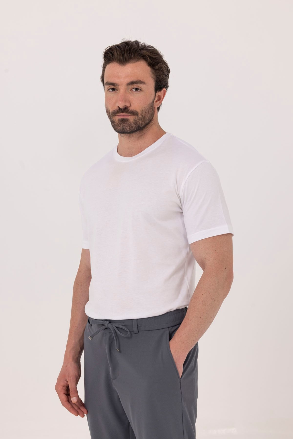 Beyaz %100 Pamuk Bisiklet Yaka Düz Renk Basic T-Shirt