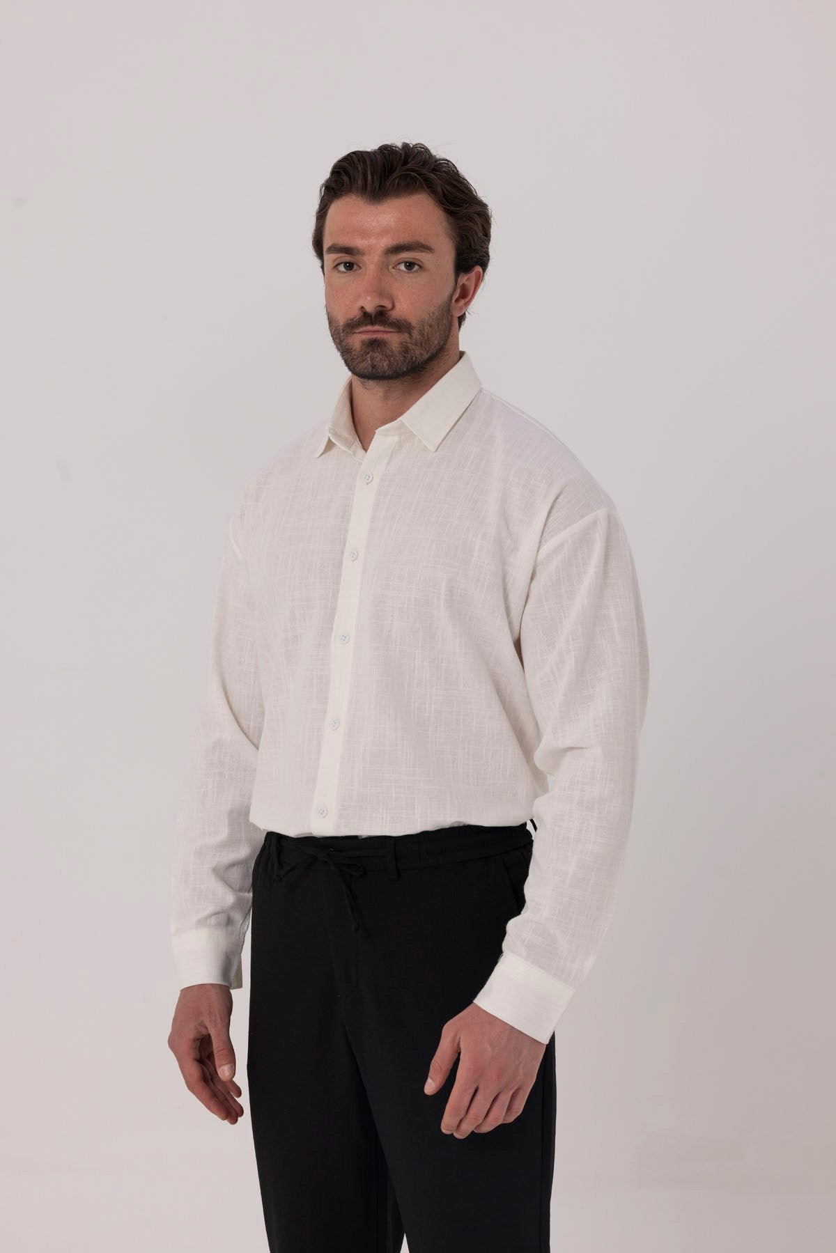 Beyaz Regular Fit Keten Görünümlü %100 Pamuk Gömlek
