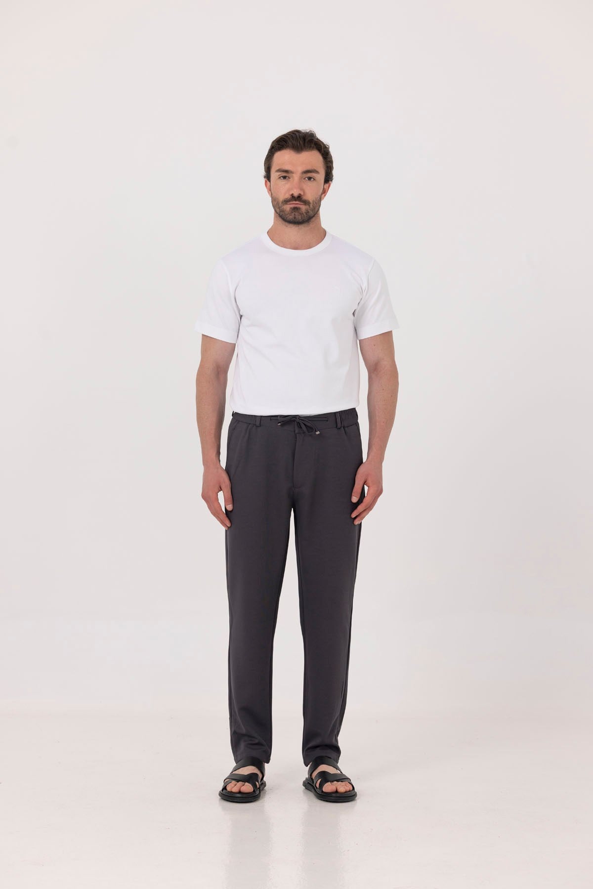 Beyaz Nakışlı %100 Pamuk Bisiklet Yaka Düz Renk Basic T-Shirt