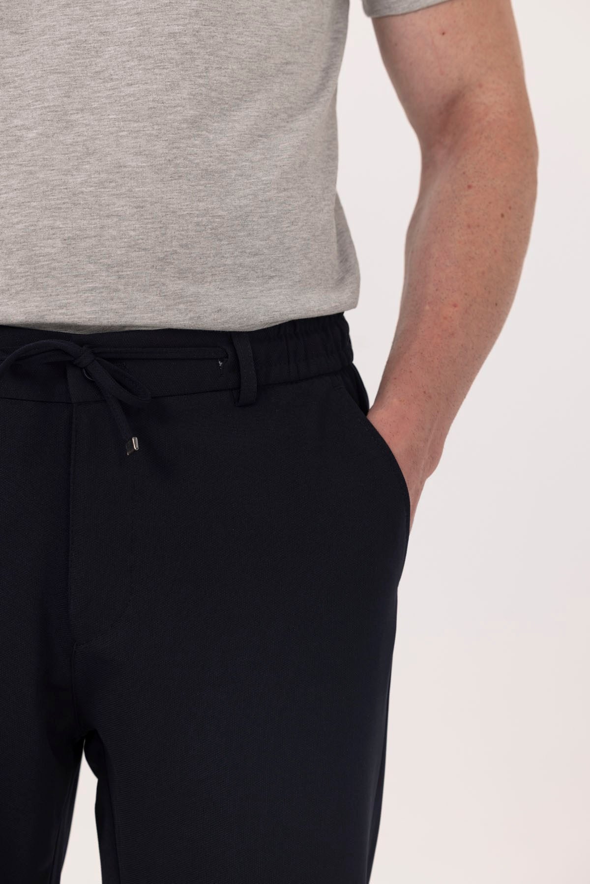Lacivert Dokulu Arka Lastikli Köprü Kemerli Bağcıklı Jogger Pantolon