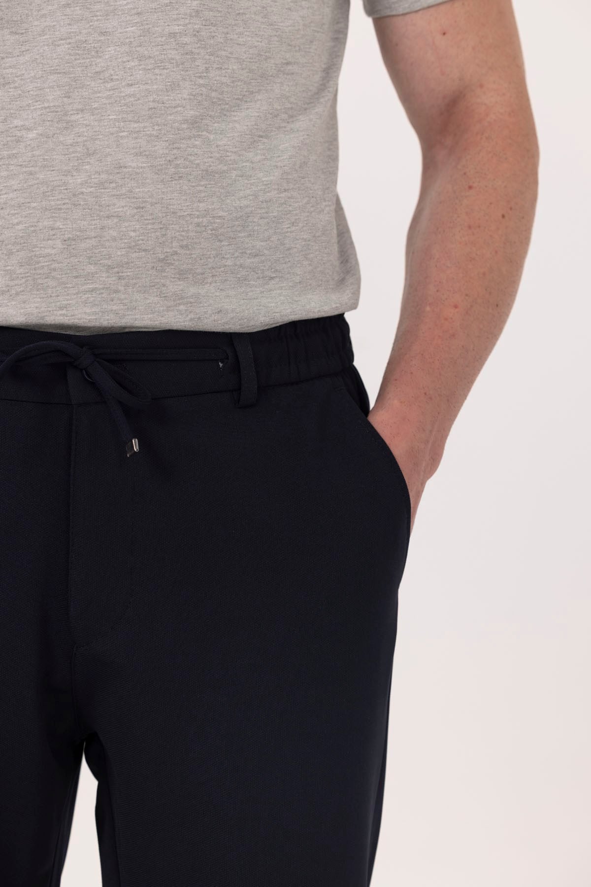 Lacivert Dokulu Arka Lastikli Köprü Kemerli Bağcıklı Slim Fit Jogger Pantolon