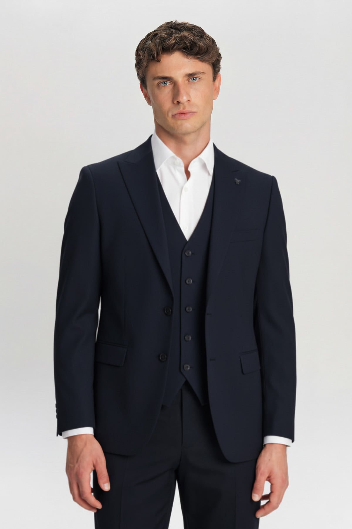 Giotelli Erkek Lacivert Dar Kesim Slim Fit Viskon Sivri Yaka Fleto Kapaklı Cep Çift Yırtmaçlı Tam Astarlı 6 Drop Yelekli Takım Elbise