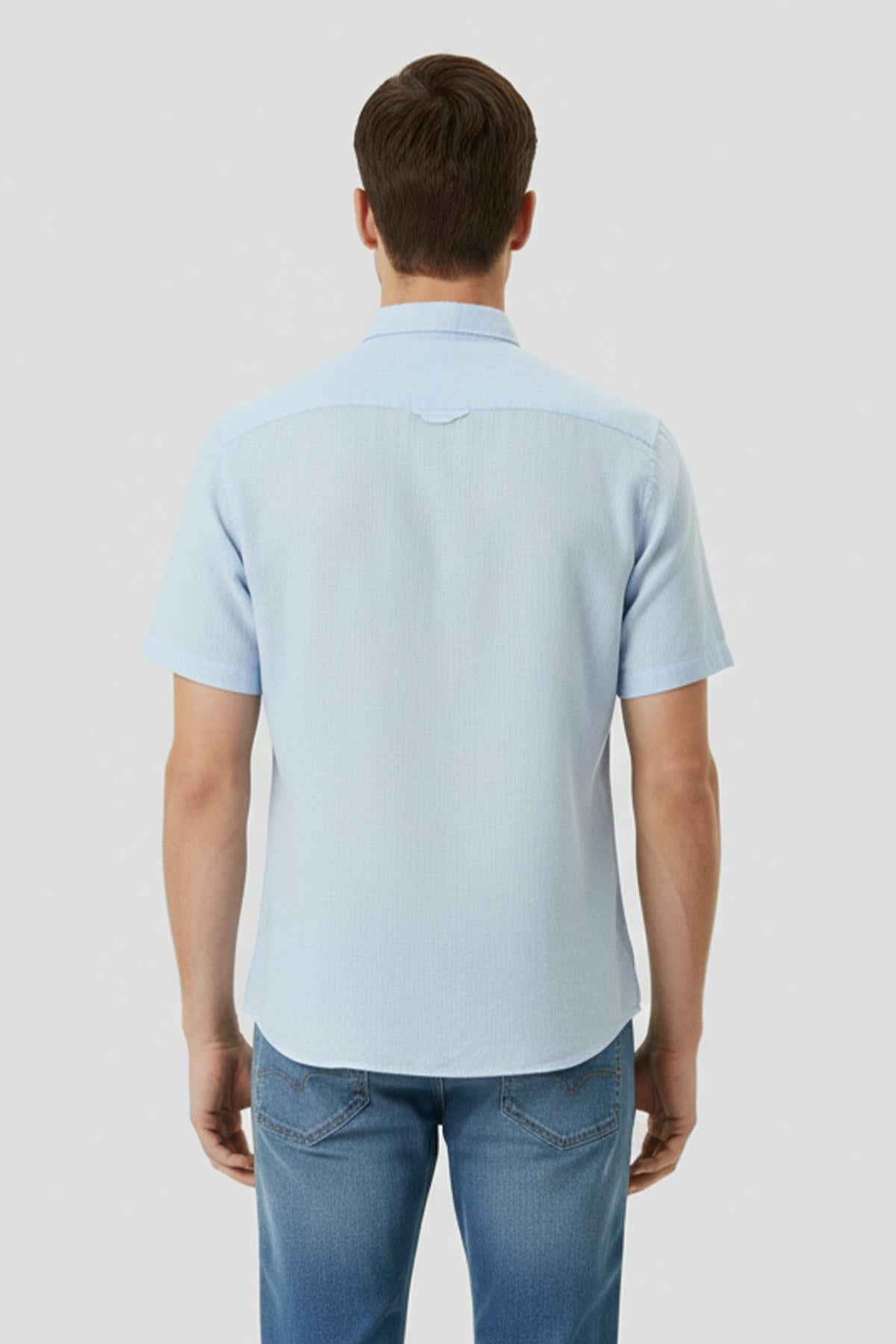 Erkek Açık Mavi Normal Kesim Regular Fit %100 Pamuk Kısa Kollu Düğmeli Yaka Gömlek
