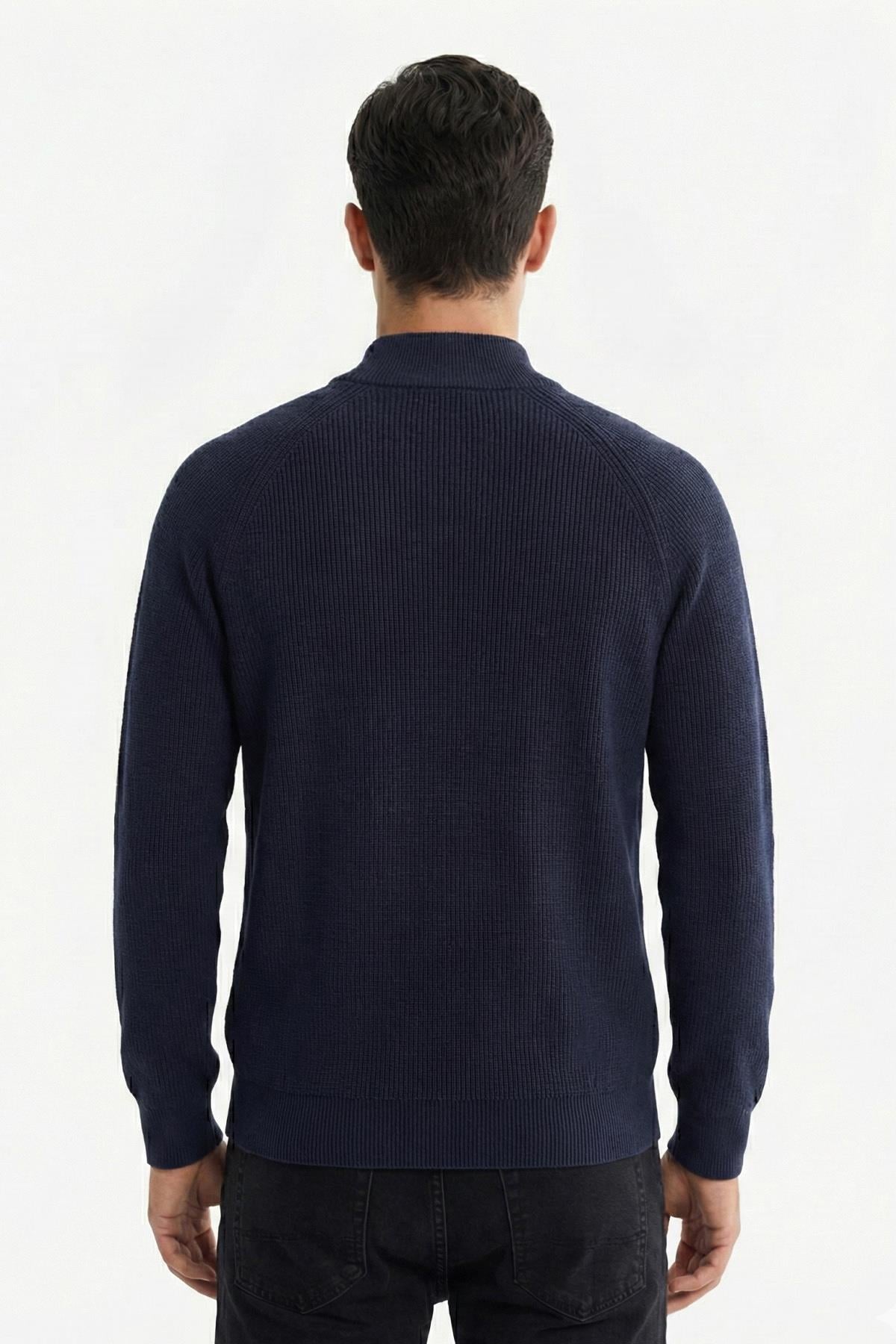 Erkek Lacivert Dar Kesim Slim Fit Dokulu Örme Fermuarlı Yarım Balıkçı Yaka Triko Kazak