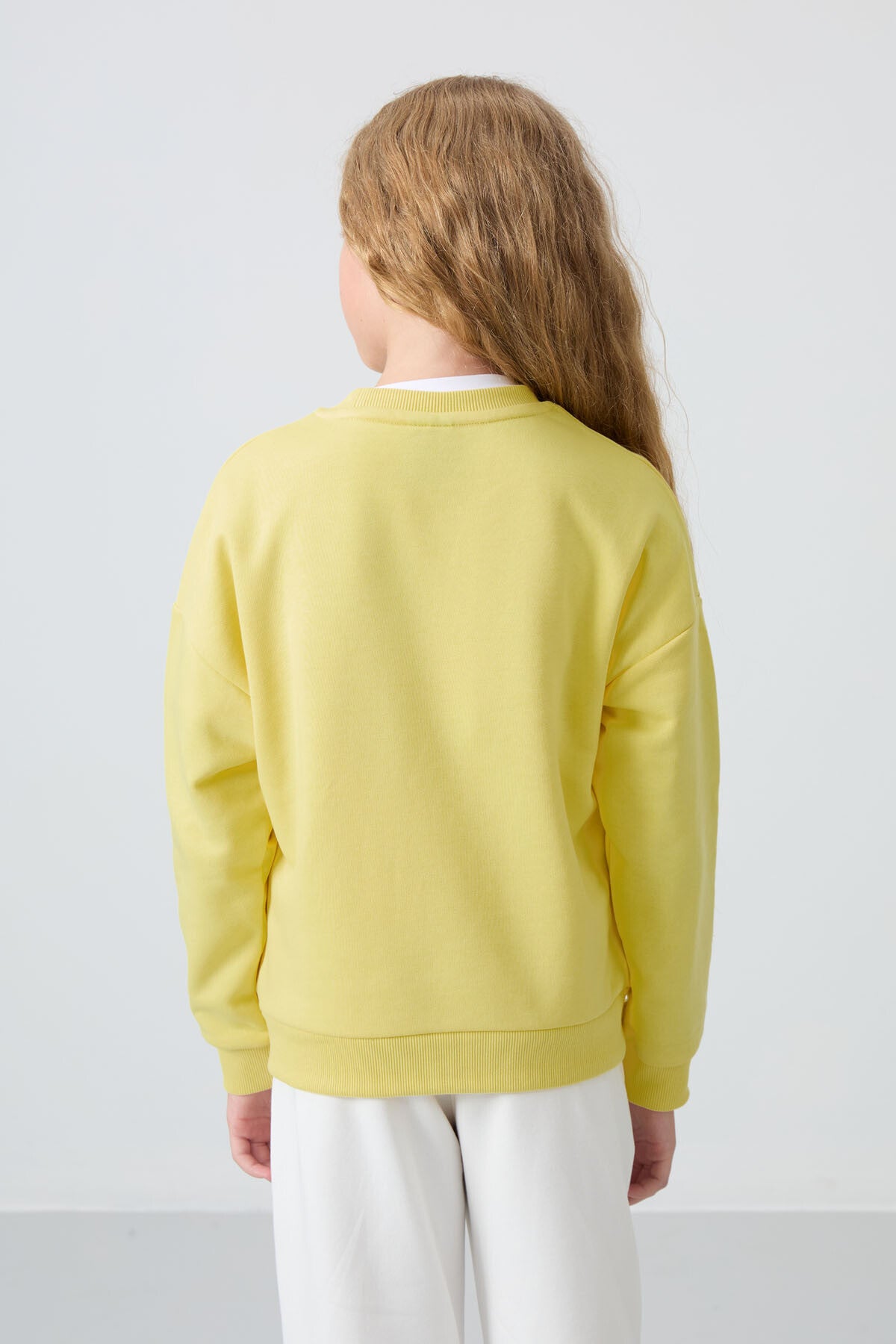 Sarı Pamuklu İçi Tüylü Yumuşak Dokulu Oversize Nakışlı Kız Çocuk Sweatshirt - 75150