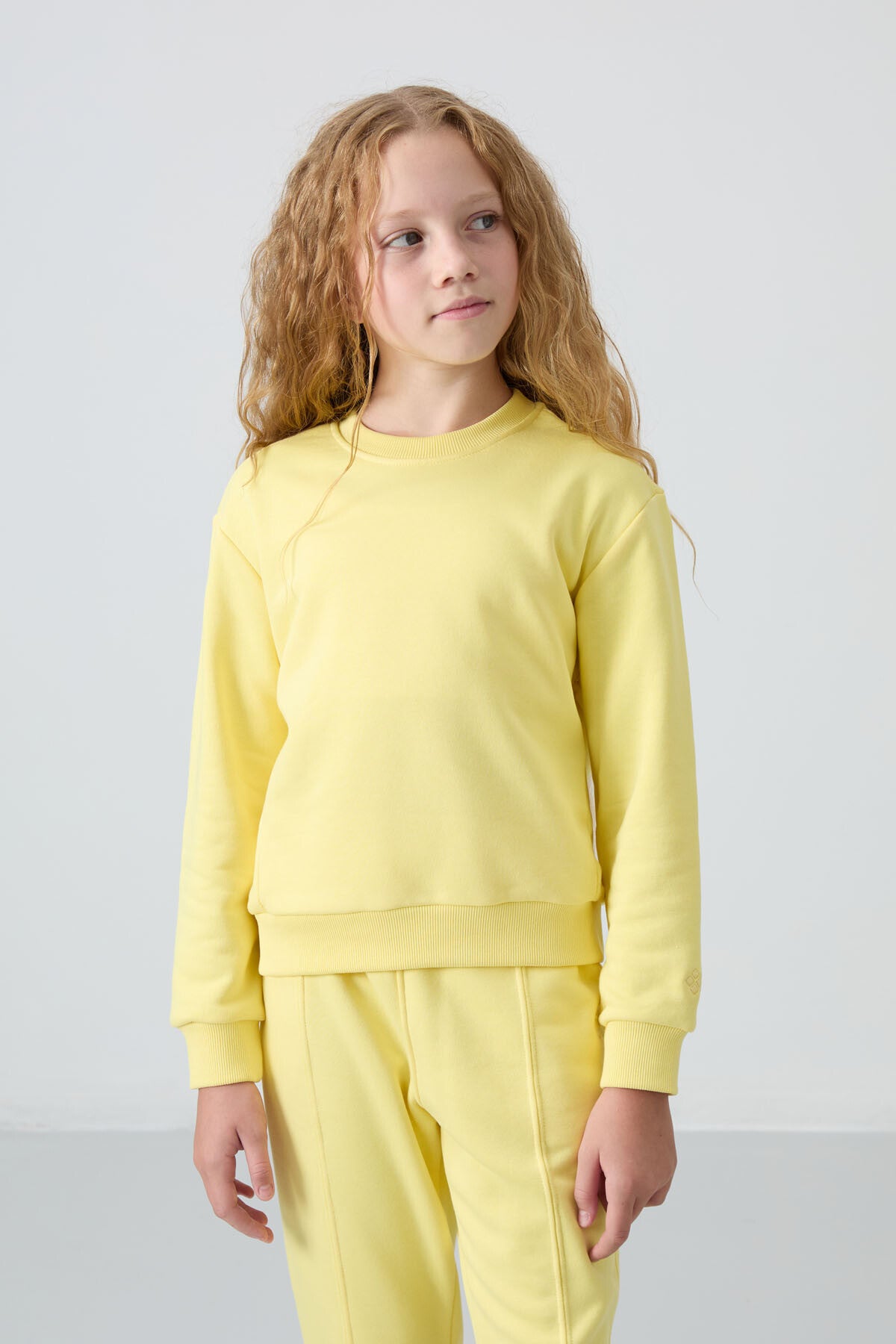 Sarı Pamuklu İçi Tüylü Yumuşak Dokulu Oversize Nakışlı Kız Çocuk Eşofman Takım - 75145