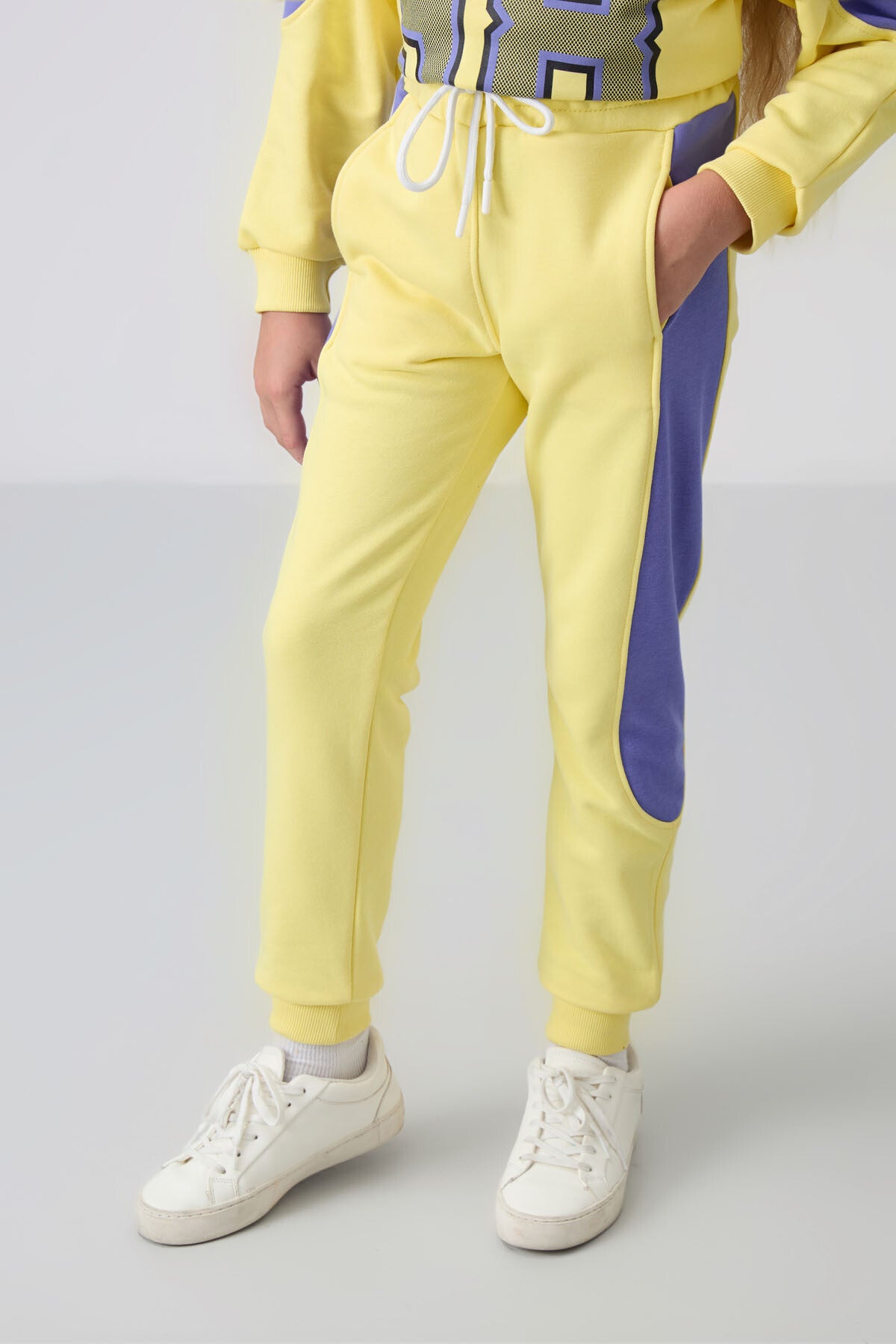 Sarı Pamuklu İçi Tüylü Yumuşak Dokulu Standart Fit Baskılı Kız Çocuk Eşofman Takım - 75170