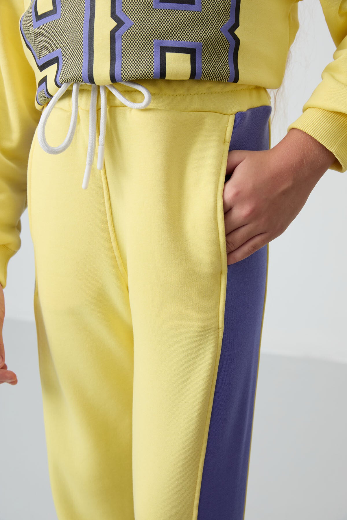 Sarı Pamuklu İçi Tüylü Yumuşak Dokulu Standart Fit Baskılı Kız Çocuk Eşofman Takım - 75170