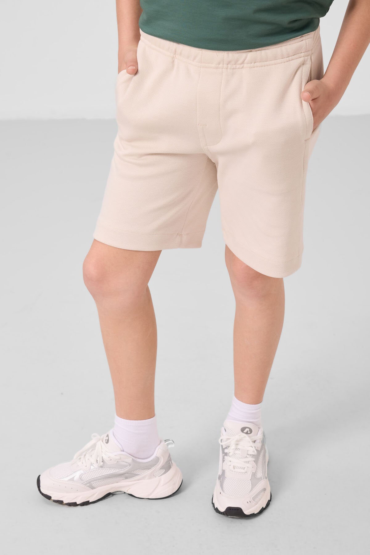 Standart Fit Basic 3'lü Paket Siyah-Çam Yeşili-Bej Erkek Çocuk Şort - 11293