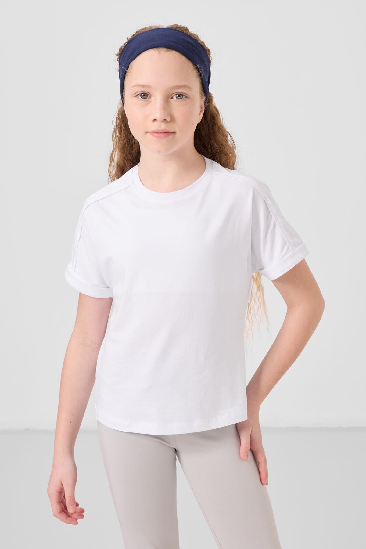 Oversize Fit O Yaka Basic 3'lü Paket Beyaz-Koyu Bej-Açık Yeşil Kız Çocuk T-Shirt - 75182