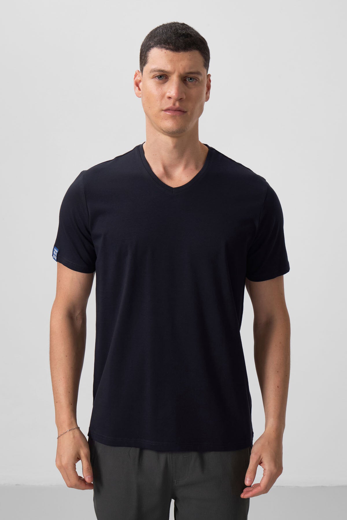 Standart Fit Basic V Yaka 3'lü Paket Lacivert Erkek T-Shirt 87912