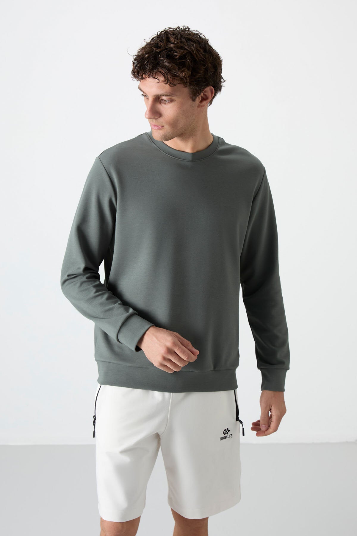 Standart Fit Basic O Yaka 3'lü Paket Siyah-Lacivert-Çağla Erkek Sweatshirt 88053