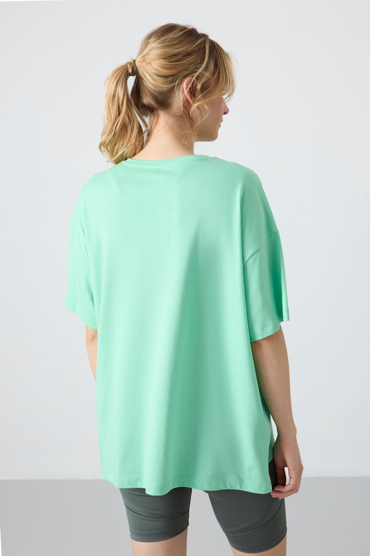 Oversize Fit Basic O Yaka 3'lü Paket Su Yeşili-Beyaz-Şeker Pembe Kadın T-Shirt 97285